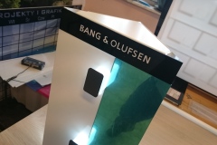 Ekspozytor-na-sluchawki-Bang-Olufsen-8