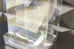 Ekspozytor-display-grawitacyjny-podajnik-plexi-pet-4
