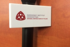 Nasadka-na-mikrofon-kostka-mikrofonowa-z-logo-IDN-5
