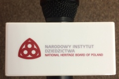 Nasadka-na-mikrofon-kostka-mikrofonowa-z-logo-IDN-6