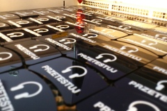 Ciecie-i-grawerowanie-laserowe-plexi-1