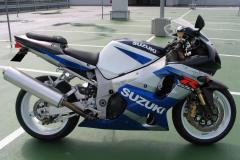oklejanie-foliami-samochodw-aut-motor-suzuki