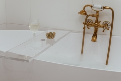 Polka-plexi-na-wanne