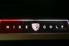 Prezenter-grawerowany-podswietlany-z-plexi-logo-podswietlane-11_wynik