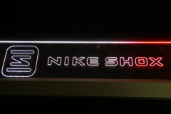 Prezenter-grawerowany-podswietlany-z-plexi-logo-podswietlane-14_wynik