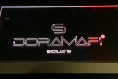 Prezenter-grawerowany-podswietlany-z-plexi-logo-podswietlane-66_wynik