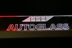 Prezenter-grawerowany-podswietlany-z-plexi-logo-podswietlane-6_wynik