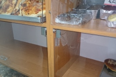 Regal-piekarniczy-drzwi-i-klapy-z-plexi-04