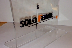 Stojak-z-plexi-logo2