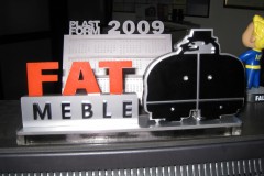 Statuetka-plexi-FAT-01