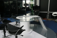 Stol-z-plexi-akrylu-tvn24-meble-z-pleksi-04