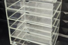 Szafka-barek-komoda-z-plexi-szuflady-na-kolkach-4