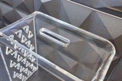 Taboret-z-plexi-pod-prysznic-kina-05
