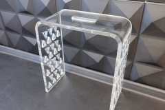 Taboret-z-plexi-pod-prysznic-kina-06