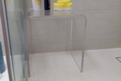 taboret-plexi-stolik-akryl-prysznic