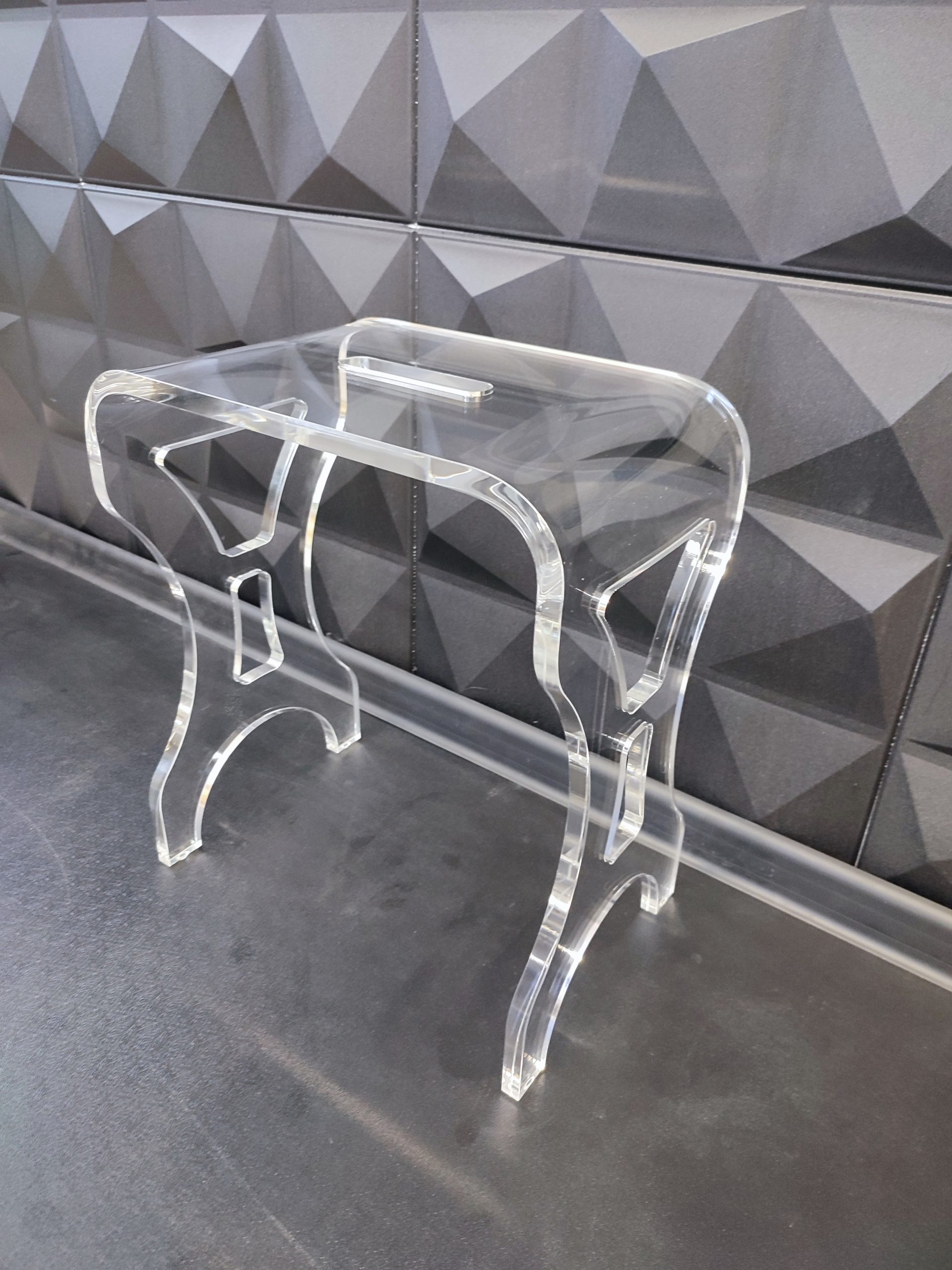 Taboret z plexi Latice