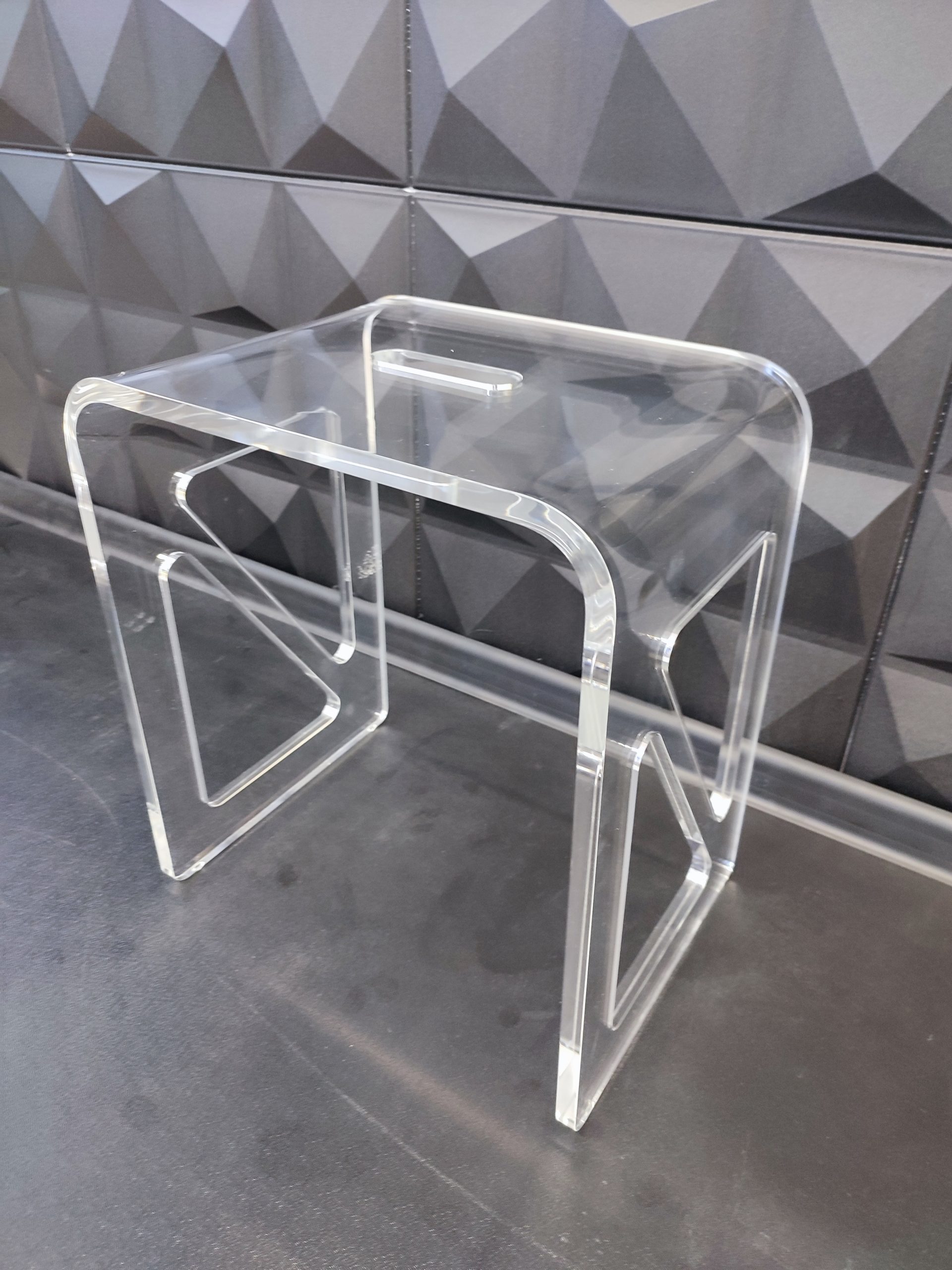 Taboret z plexi Sommerfugl